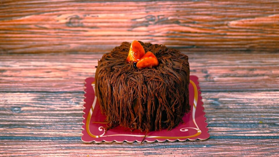 Çikolatalı Muzlu Saçaklı Yaş Pasta