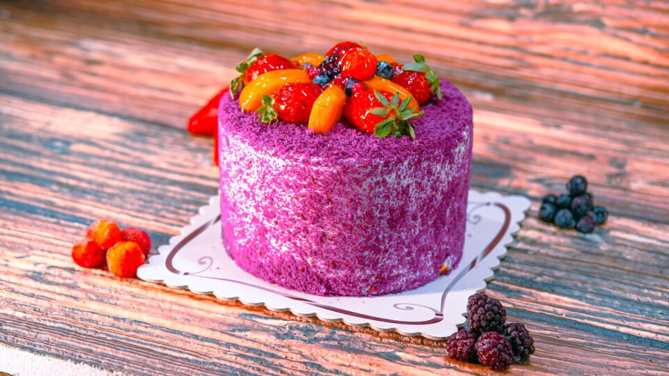 Beyaz Meyveli Yaş Pasta