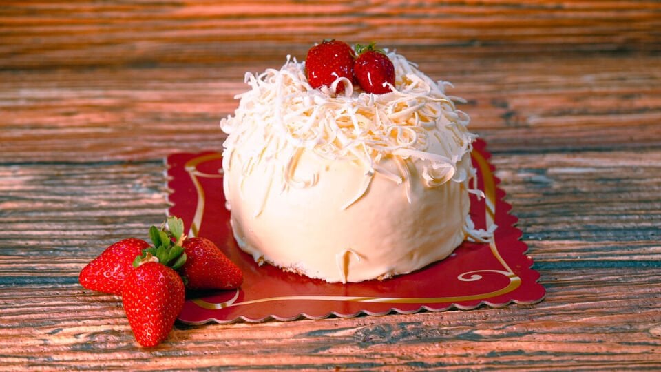 Çilekli Babaroski Yaş Pasta