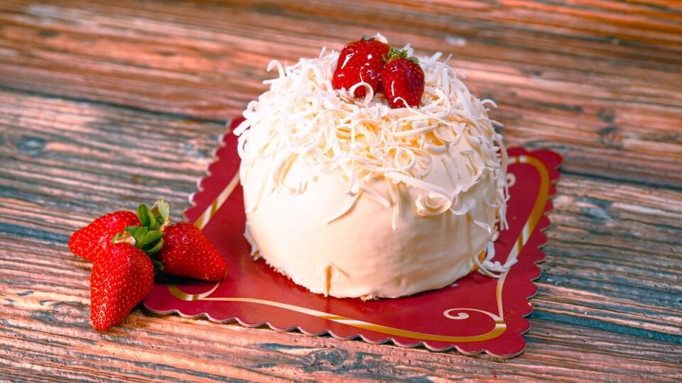 Çilekli Babaroski Yaş Pasta