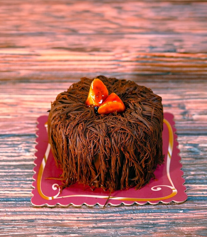 cikolatali-muzlu-sacakli-yas-pasta Çikolatalı Muzlu Saçaklı Yaş Pasta - Görsel 1