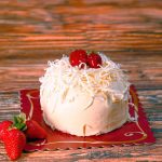 Çilekli Babaroski Yaş Pasta